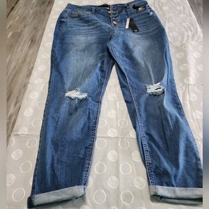 NWT size 16 Missy Distressed Mom Jeans